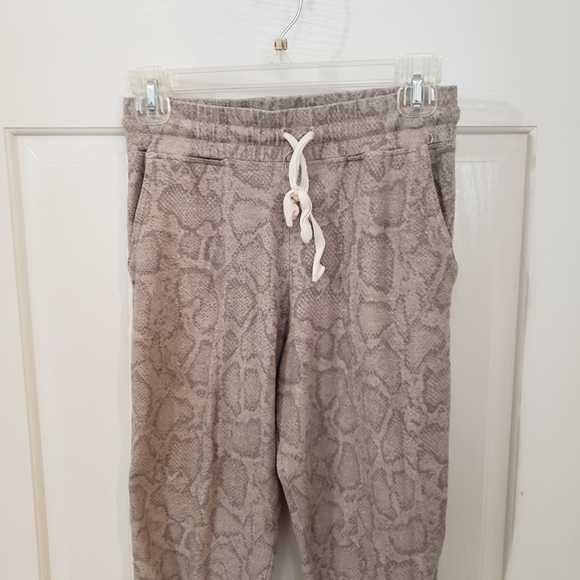 SUNDRY SNAKE PRINT JOGGERS POCKETS SOFT NWT S(1) - Picture 3 of 10